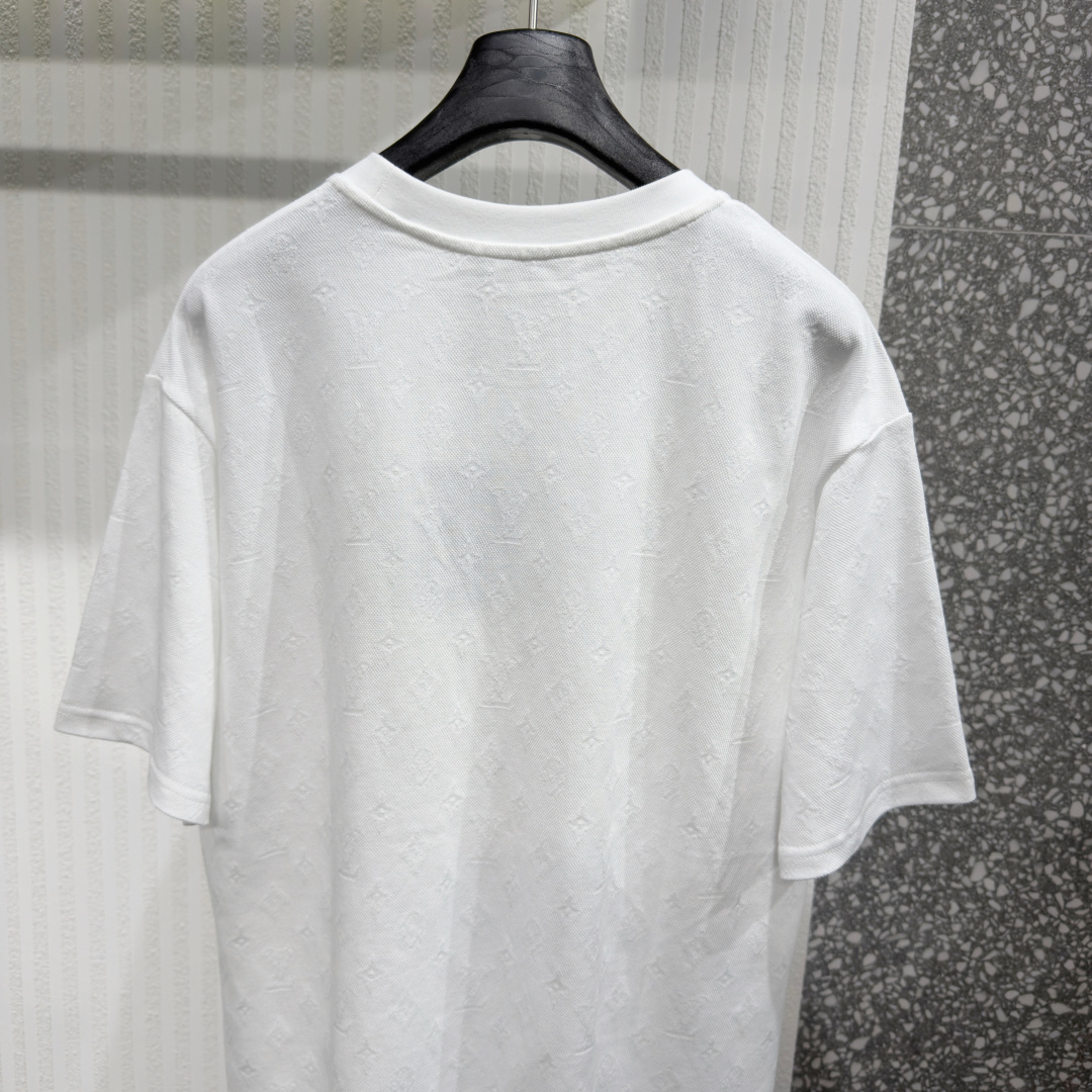 Louis Vuitton 26 Men's Short-Sleeve T-Shirt with Patch Pockets - Image 4