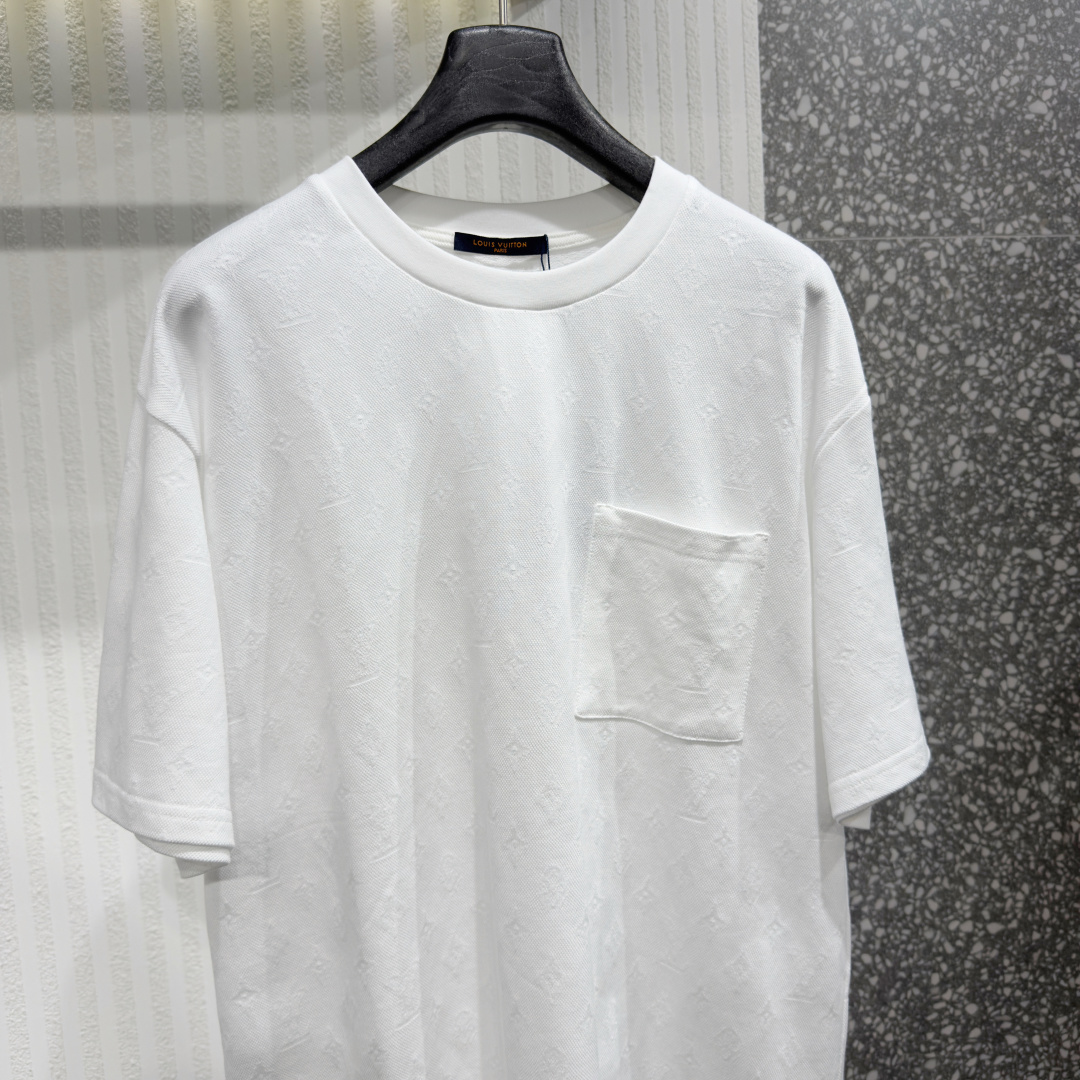 Louis Vuitton 26 Men's Short-Sleeve T-Shirt with Patch Pockets - Image 3