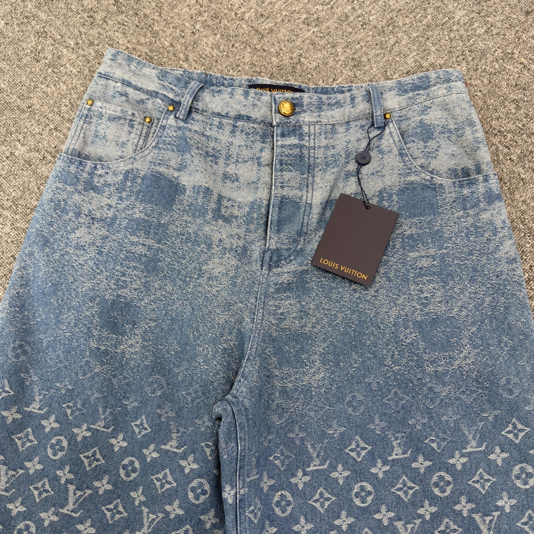 Louis Vuitton Men's 26 Indigo Cotton Monogram Pattern Shorts - Image 5