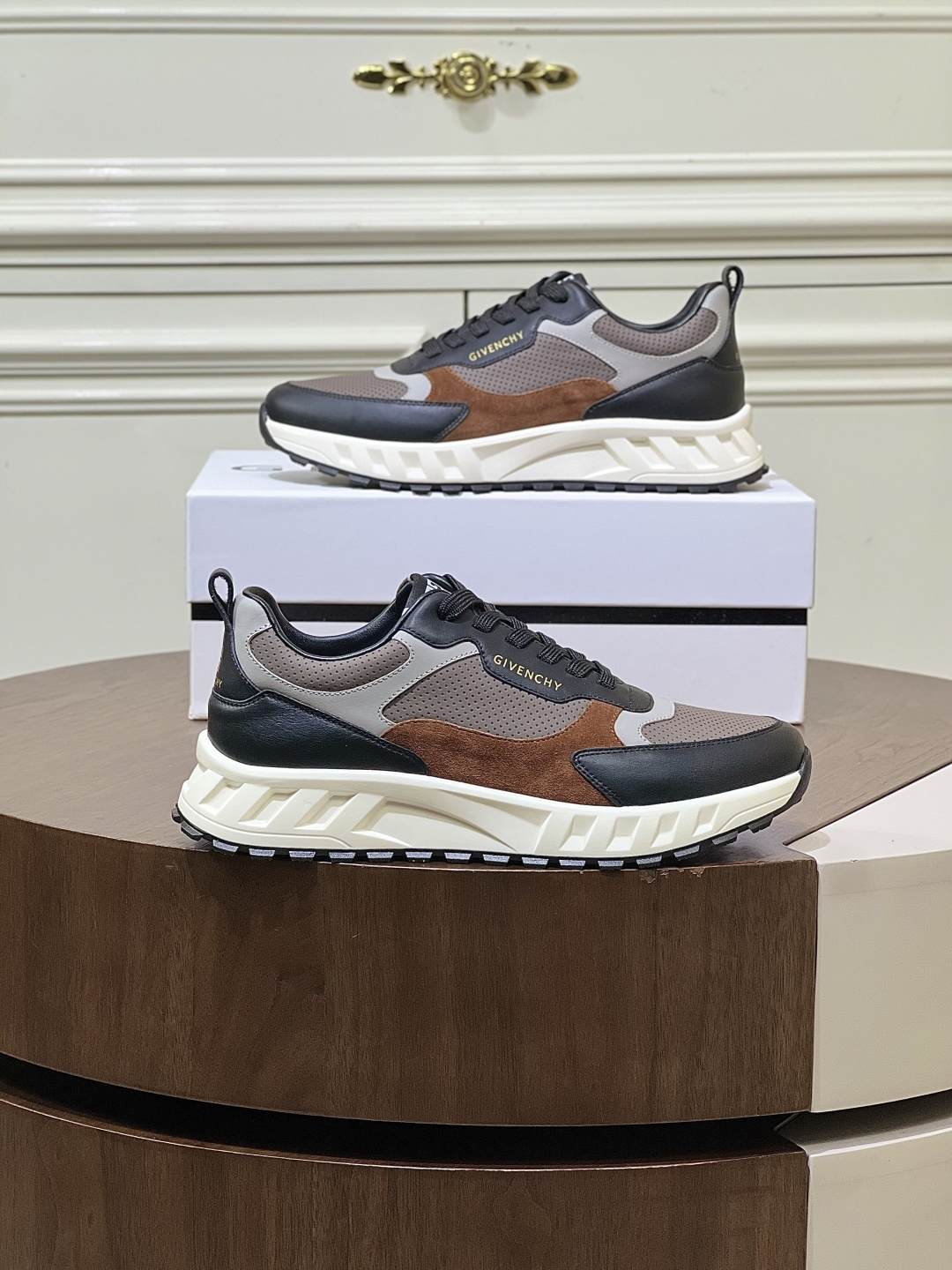 Givenchy Platform Height-Increasing Casual Sneakers For Men - Image 4