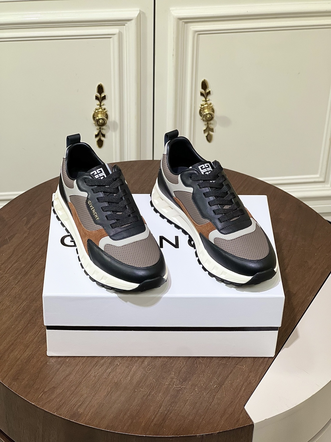 Givenchy Platform Height-Increasing Casual Sneakers For Men - Image 3