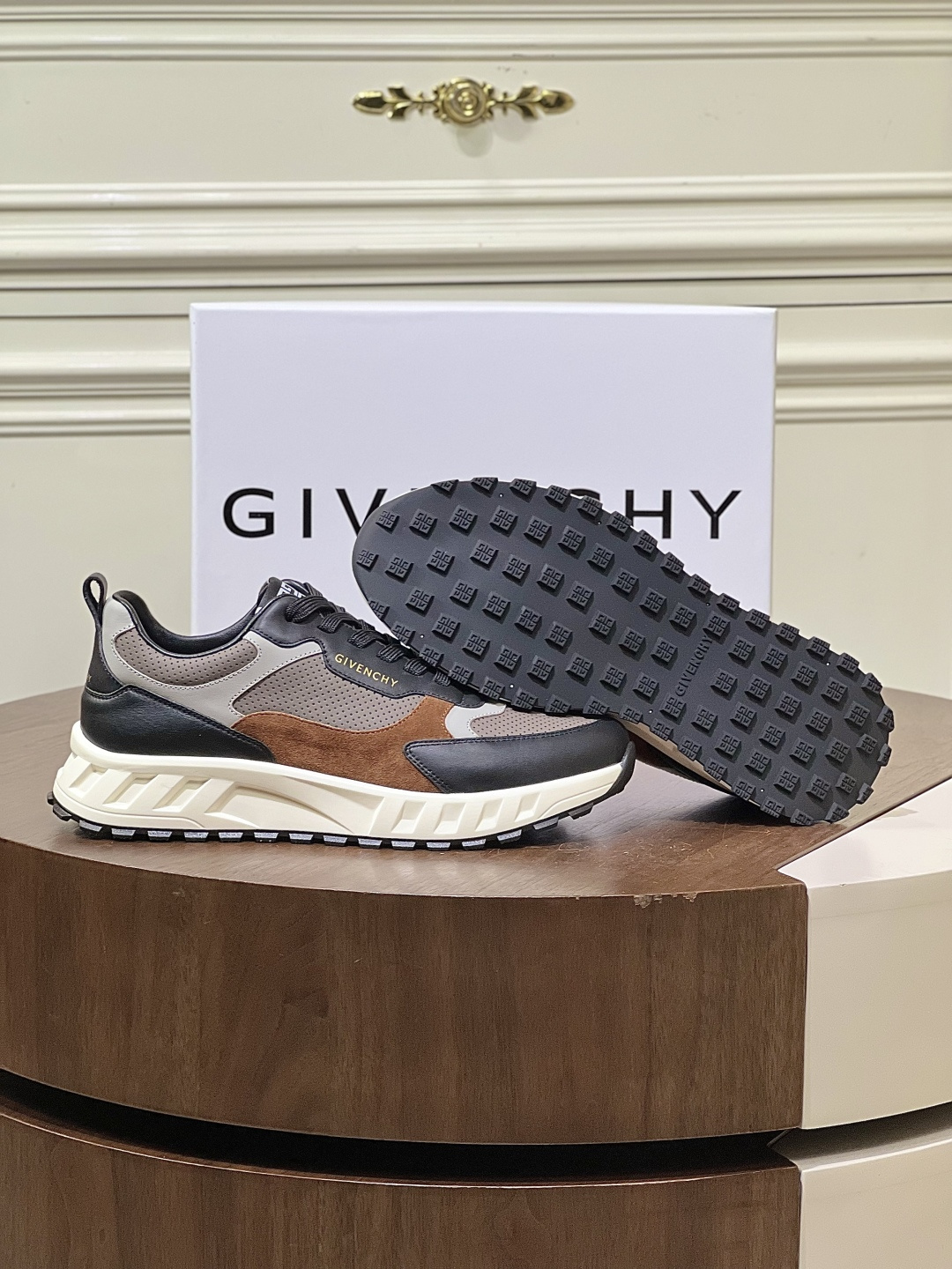 Givenchy Platform Height-Increasing Casual Sneakers For Men - Image 6