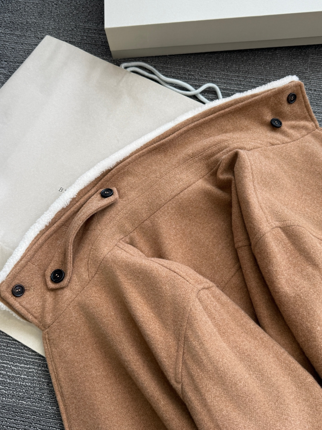 Brunello Cucinelli Men Lined Shearling Fur Trim Jacket - Image 5