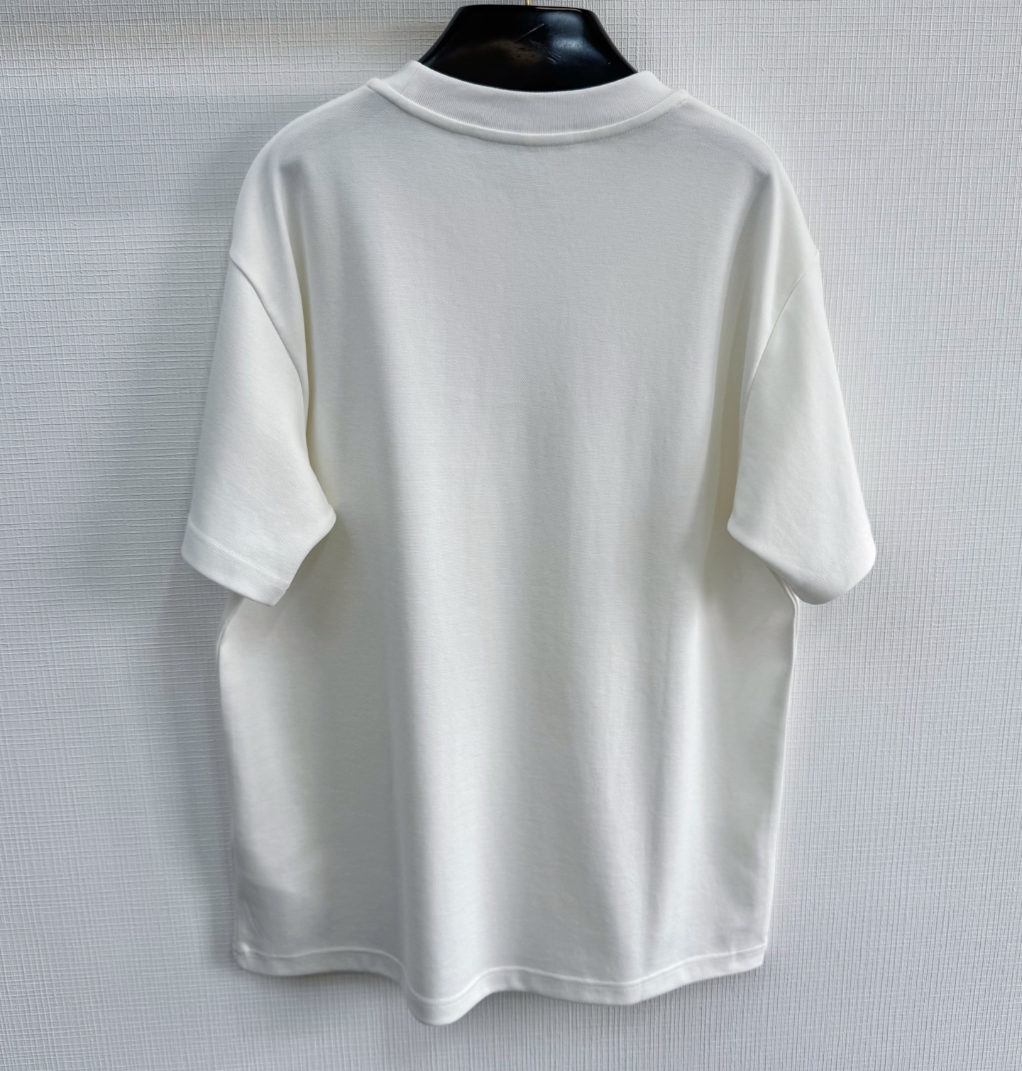 LV 1V Pocket T-Shirt Detail 1